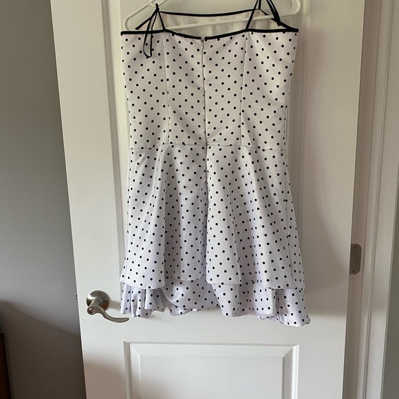 Super cute strapless dress - Picture 3 of 4